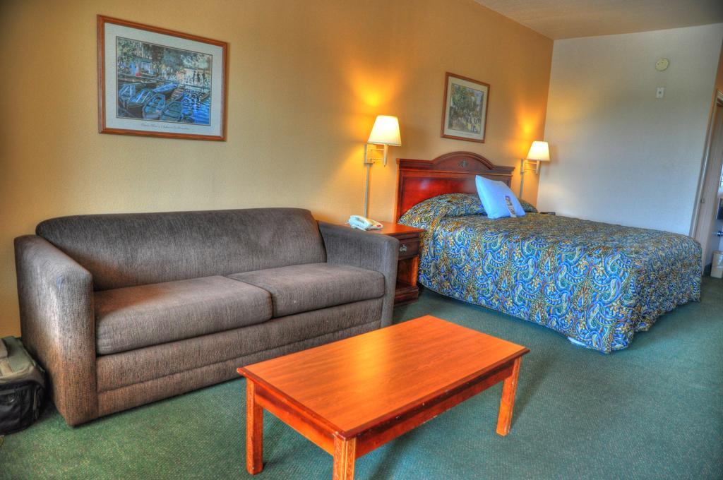 Lone Star Inn And Suites Victoria Εξωτερικό φωτογραφία