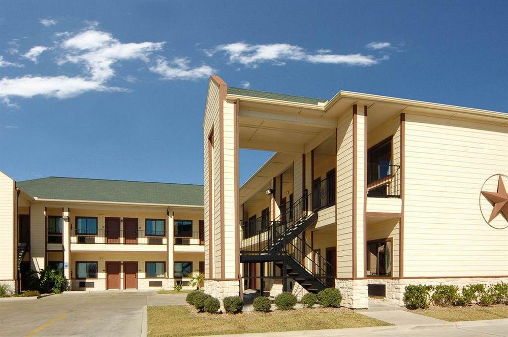 Lone Star Inn And Suites Victoria Εξωτερικό φωτογραφία
