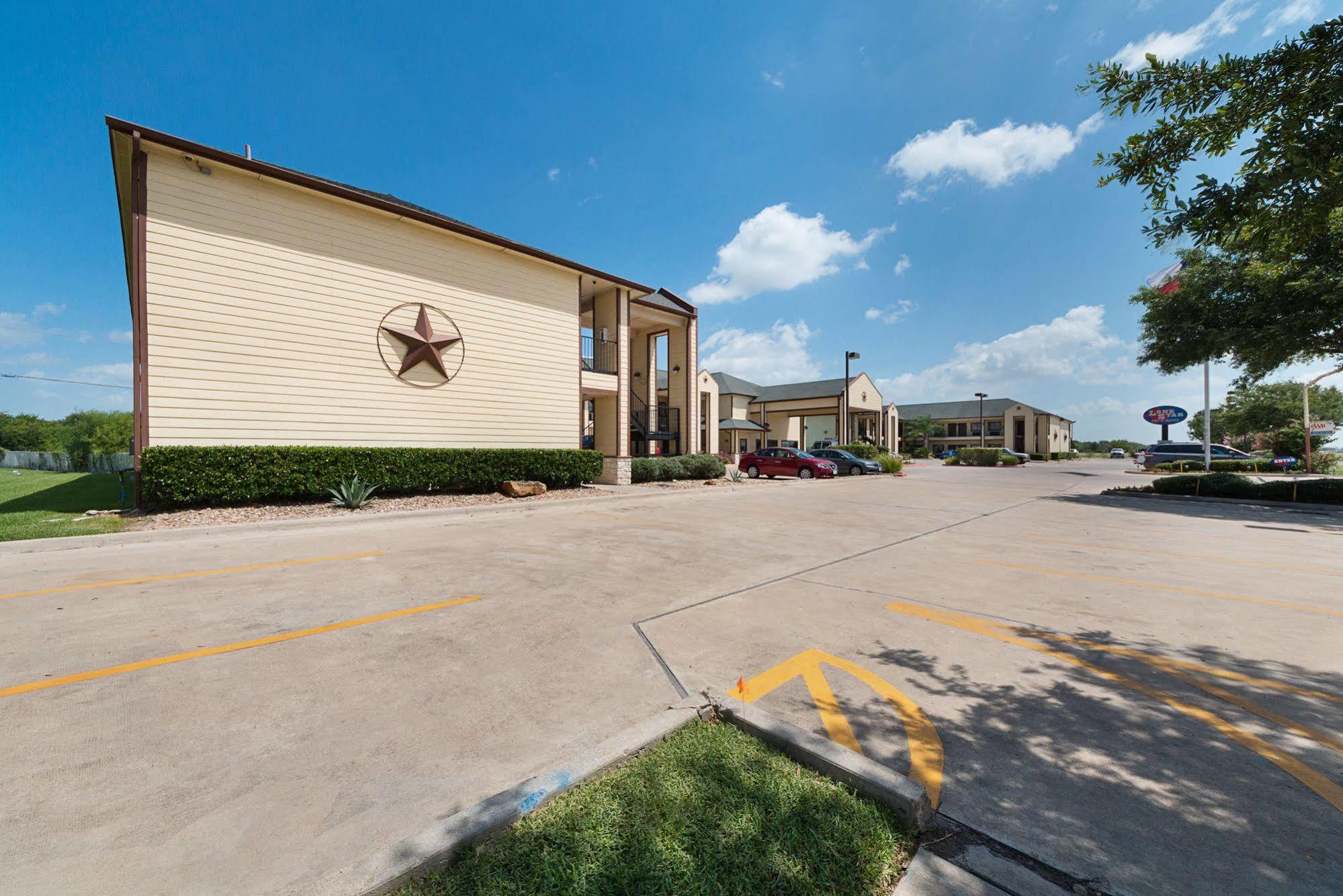 Lone Star Inn And Suites Victoria Εξωτερικό φωτογραφία