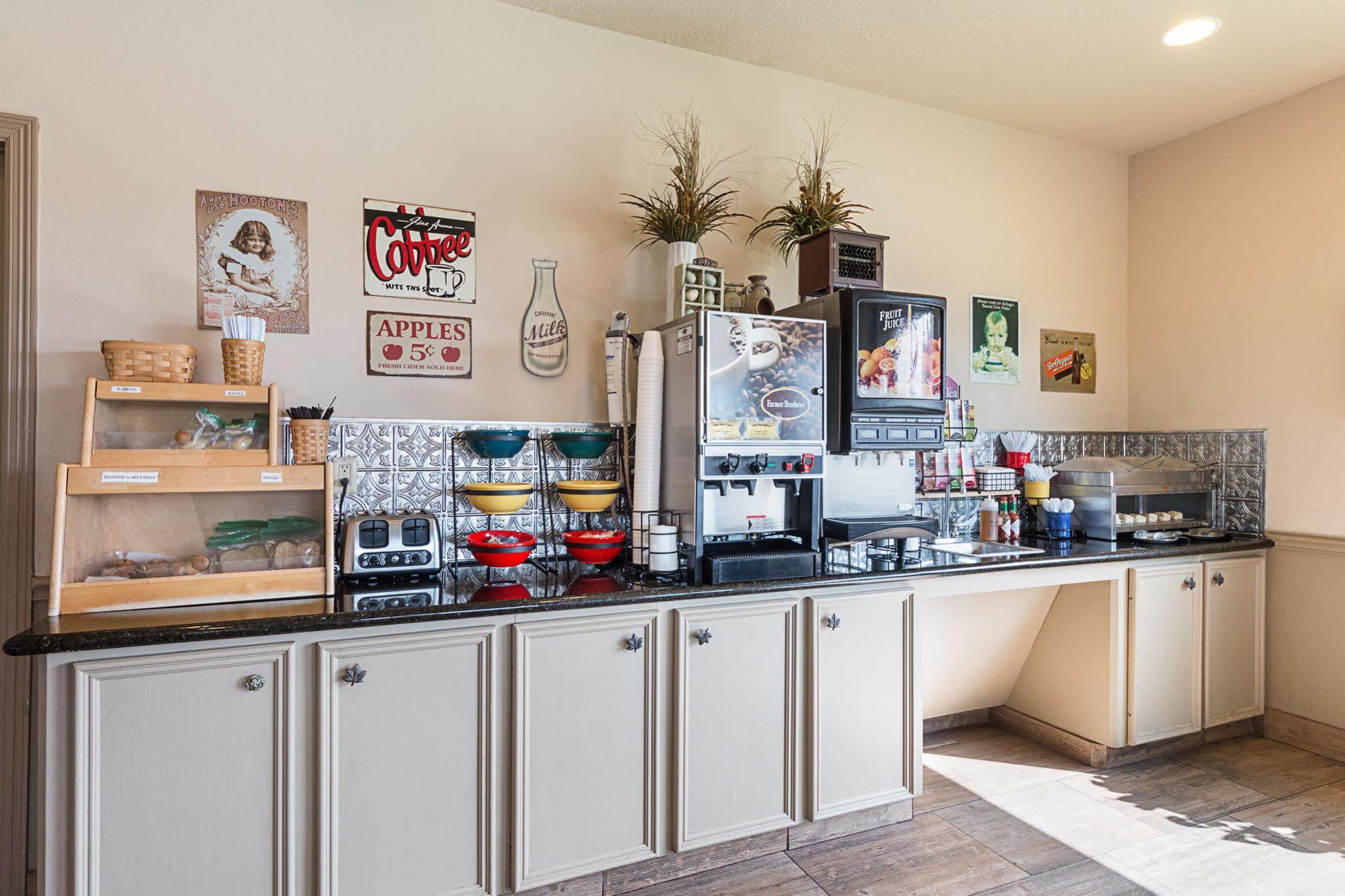 Lone Star Inn And Suites Victoria Εξωτερικό φωτογραφία