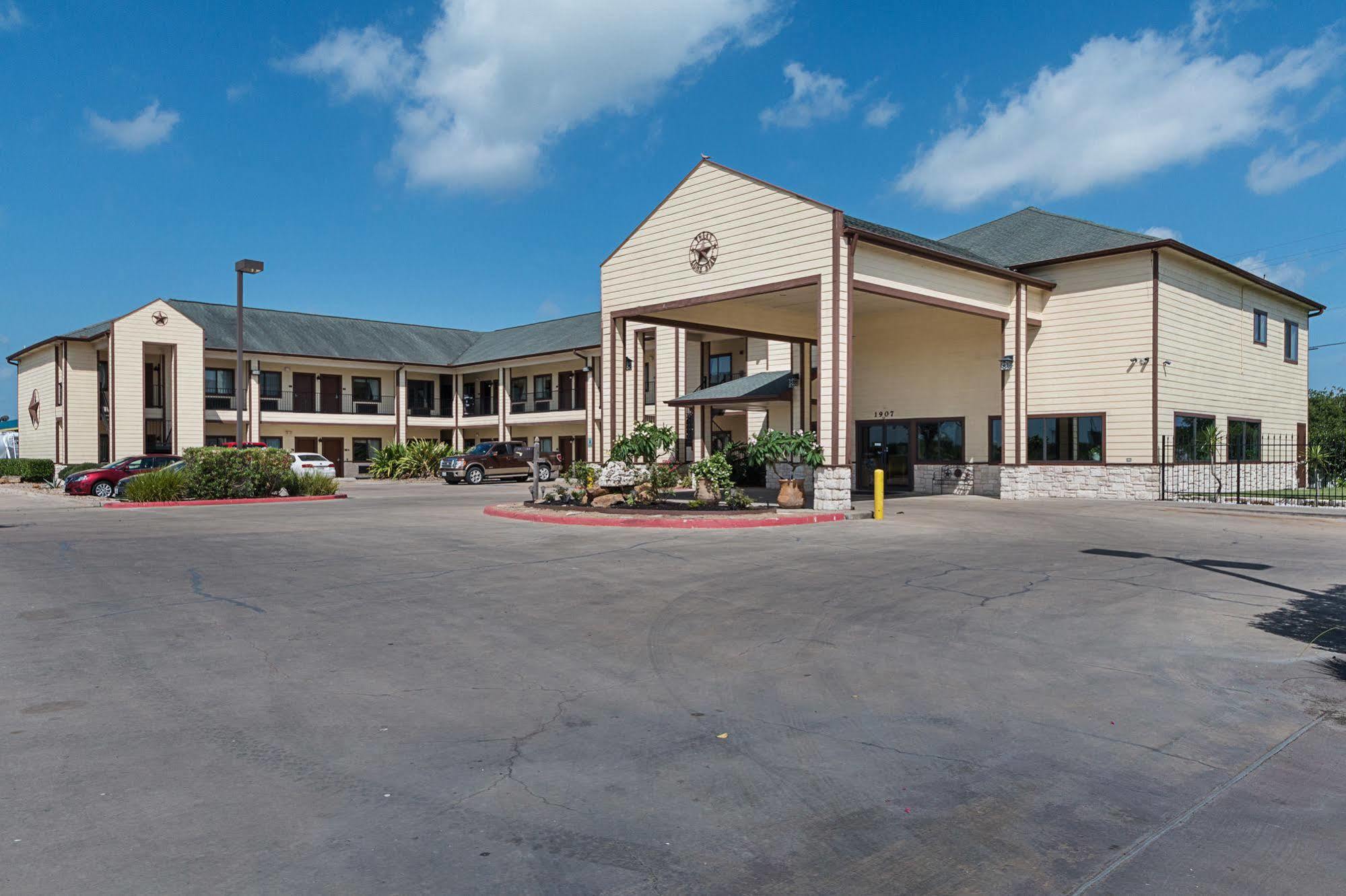 Lone Star Inn And Suites Victoria Εξωτερικό φωτογραφία