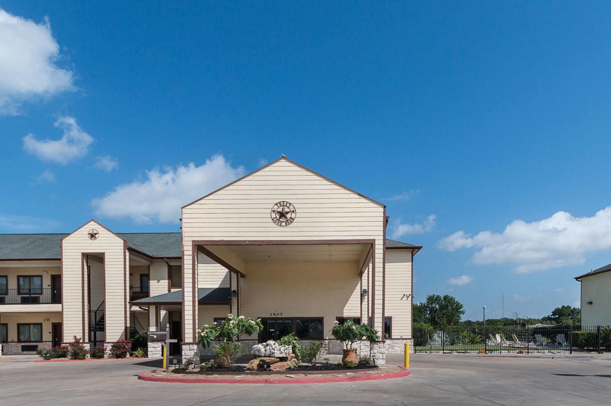 Lone Star Inn And Suites Victoria Εξωτερικό φωτογραφία