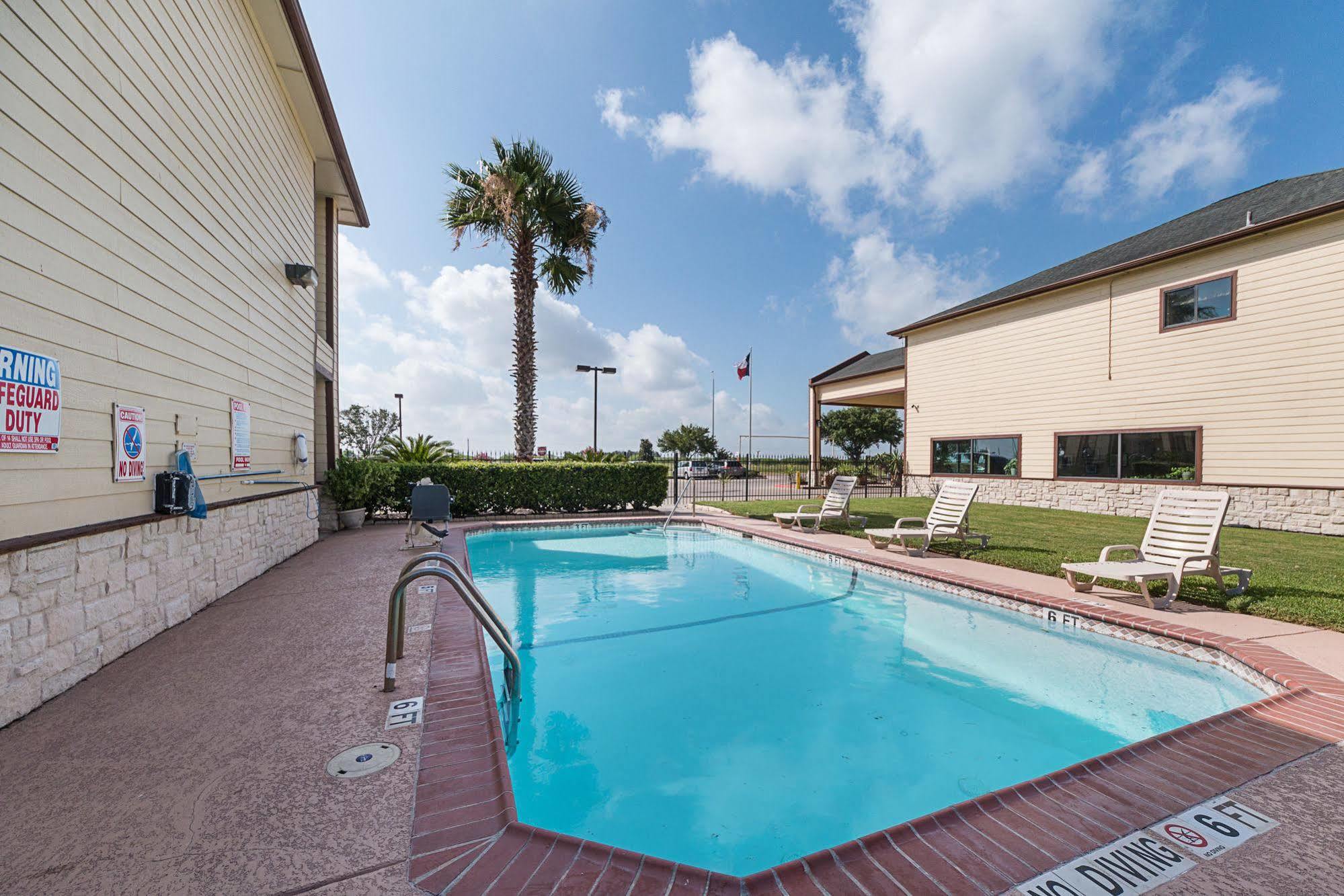 Lone Star Inn And Suites Victoria Εξωτερικό φωτογραφία